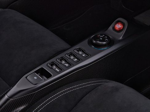 Used 2020 Ford GT Carbon Series RWD image 30