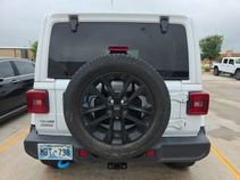 Used 2023 Jeep Wrangler Unlimited Sahara w/ Cold Weather Group AWD/4WD image 16