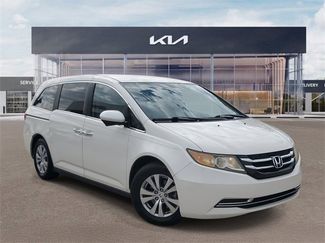 Used 2016 Honda Odyssey SE video 1