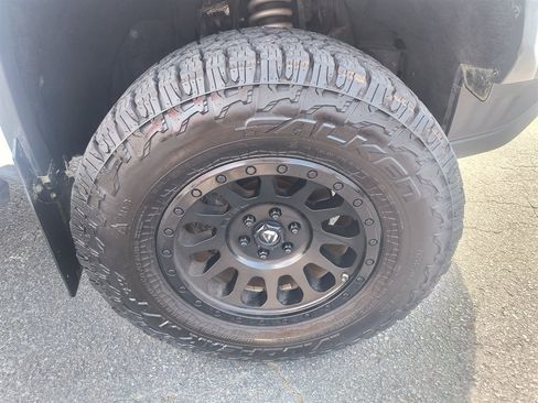 Used 2019 Chevrolet Colorado ZR2 AWD/4WD image 13