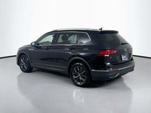 Used 2022 Volkswagen Tiguan SE w/ Panoramic Sunroof Package AWD/4WD image 3