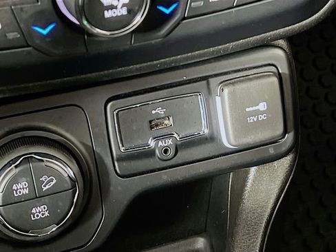 Used 2023 Jeep Renegade Trailhawk image 21