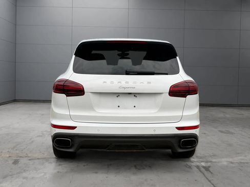 Used 2016 Porsche Cayenne AWD/4WD image 11