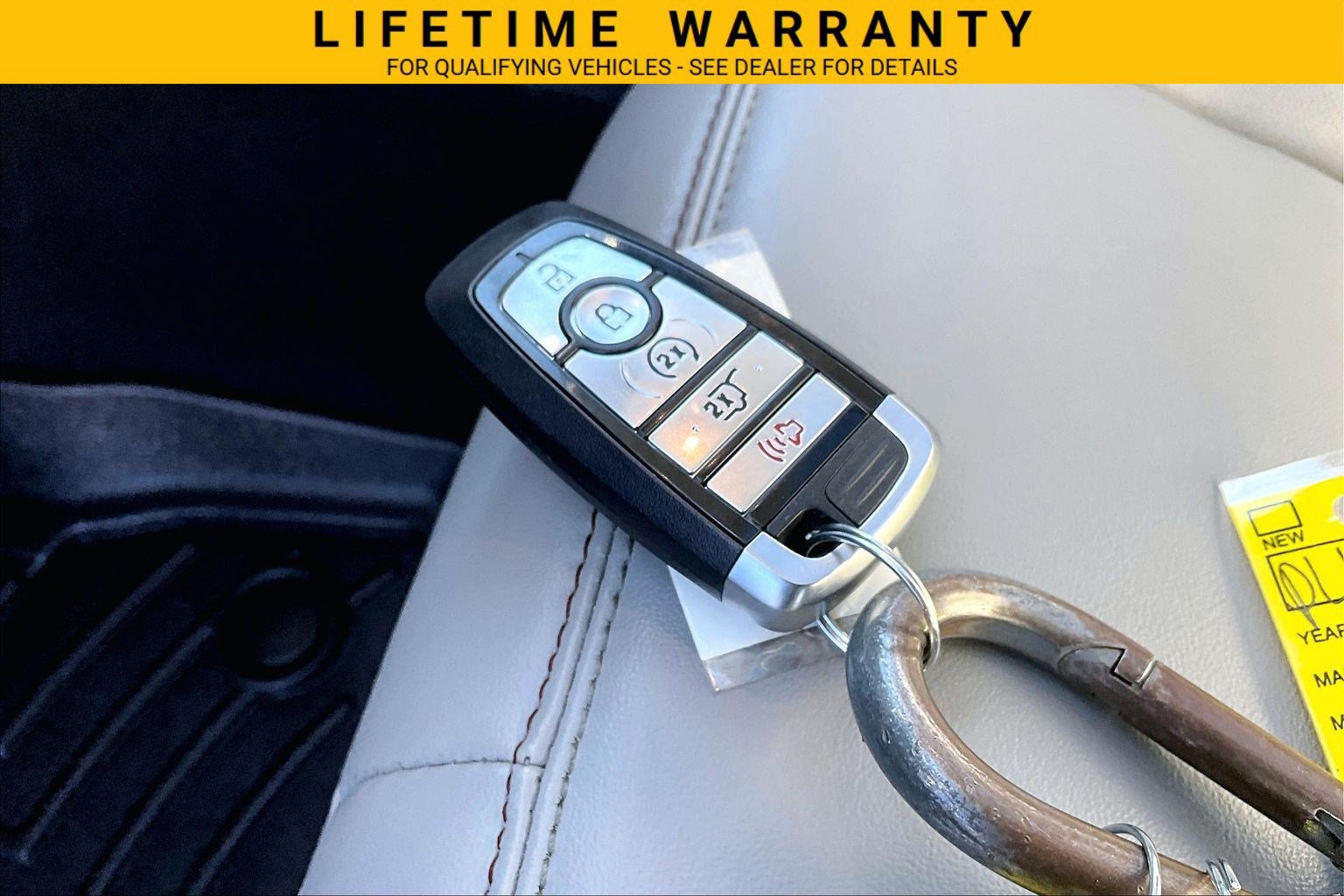 Used 2025 Ford Explorer Active w/ Active Comfort Package AWD/4WD image 11