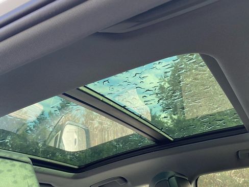 Used 2024 Audi Q4 e-tron Premium w/ Convenience Package image 18