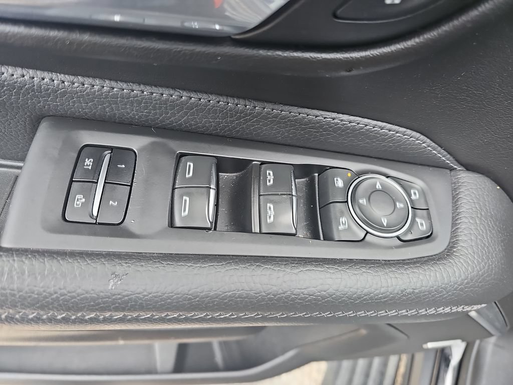 Certified 2022 GMC Yukon Denali w/ Max Trailering Package AWD/4WD image 35