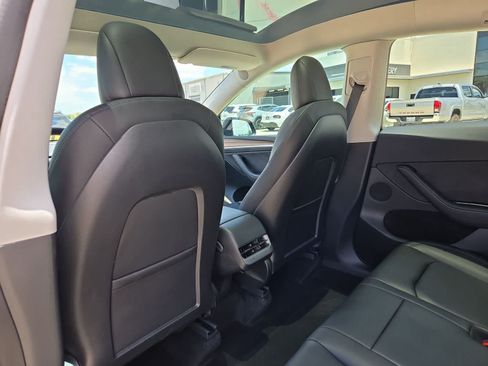 Used 2023 Tesla Model Y Performance AWD/4WD image 16
