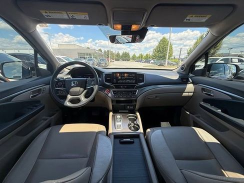 Used 2022 Honda Pilot Special Edition image 2