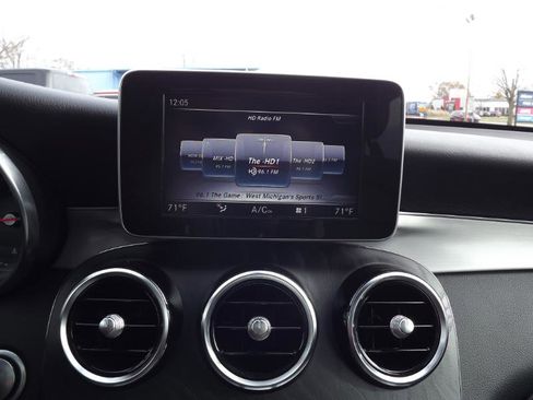 Used 2019 Mercedes-Benz GLC 300 4MATIC image 23