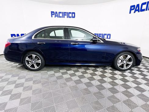 Used 2017 Mercedes-Benz E 300 4MATIC image 8