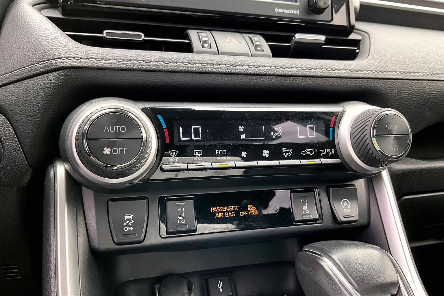 Used 2020 Toyota RAV4 XLE Premium AWD/4WD image 35