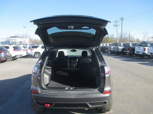 Used 2020 Jeep Cherokee Trailhawk w/ Cold Weather Group image 7