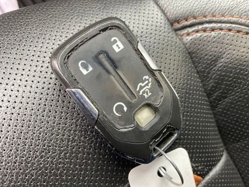 Certified 2020 GMC Sierra 1500 AT4 w/ AT4 Premium Package image 26