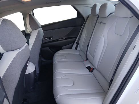 New 2025 Hyundai Elantra Limited image 13