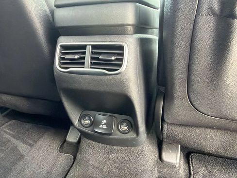 Used 2022 Hyundai Santa Fe Limited AWD/4WD image 16