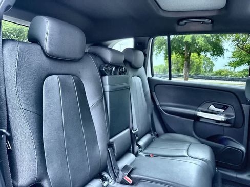 Used 2025 Mercedes-Benz GLB 250 image 26