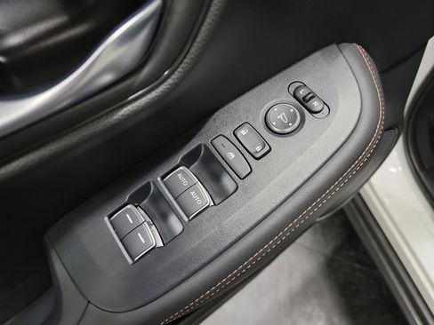 Certified 2025 Honda HR-V Sport image 14