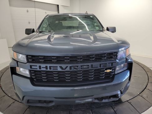 Used 2020 Chevrolet Silverado 1500 Custom w/ Custom Value Package image 2