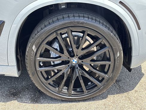 Used 2024 BMW X5 sDrive40i w/ M Sport Package RWD image 29