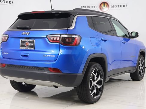 Used 2024 Jeep Compass Limited image 3