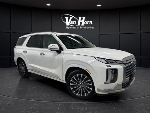 Used 2025 Hyundai Palisade Calligraphy image 2