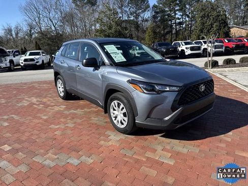 Used 2022 Toyota Corolla Cross L image 38