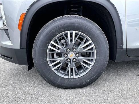 New 2026 Chevrolet Traverse LT w/ Driver Confidence Package image 7
