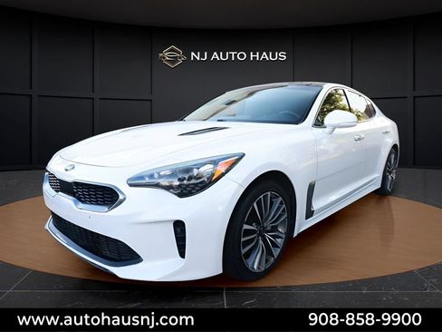 Used 2019 Kia Stinger Premium RWD image 4