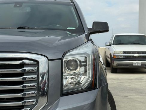 Used 2018 GMC Yukon SLE w/ SLE Value Package image 3