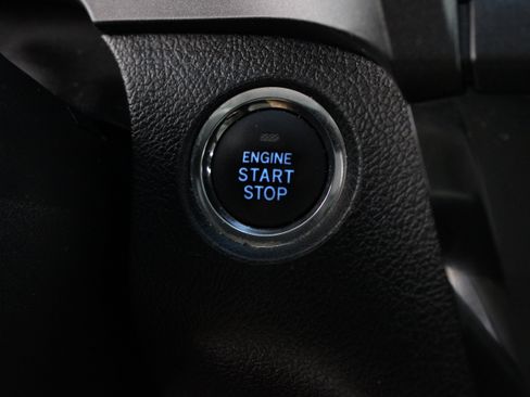 Used 2017 Toyota Sienna Limited Premium FWD image 18