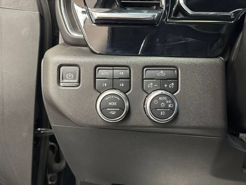 Used 2023 GMC Sierra 1500 Elevation w/ X31 Off-Road Package AWD/4WD image 9