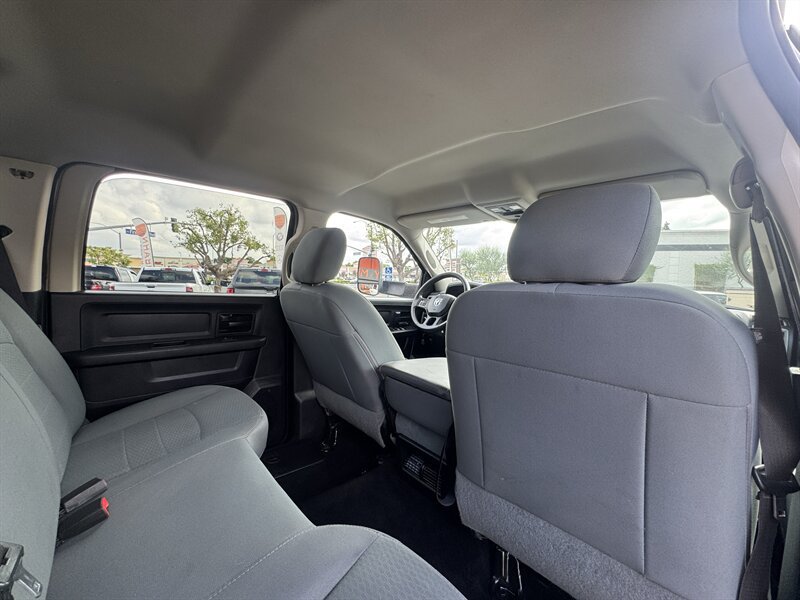 Used 2016 RAM 2500 Tradesman w/ Chrome Appearance Group AWD/4WD image 40