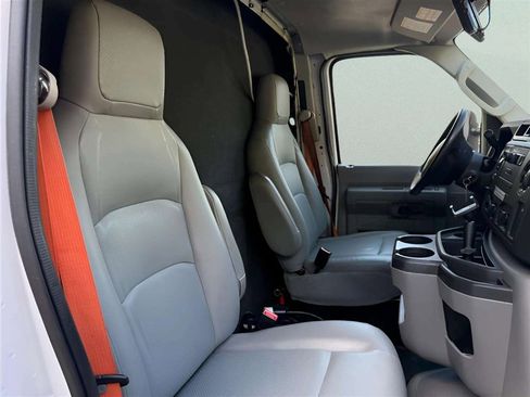 Used 2017 Ford E-450 and Econoline 450 Super Duty w/ Power Windows & Locks Group RWD image 18