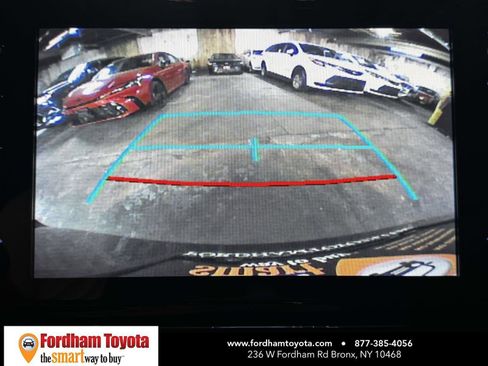 Used 2024 Toyota Sienna LE FWD image 28
