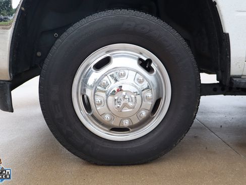 Used 2024 RAM 3500 Tradesman w/ Chrome Appearance Group AWD/4WD image 10