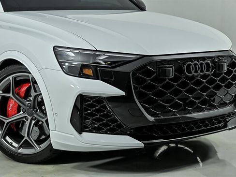 Used 2026 Audi RS Q8 performance AWD/4WD image 3