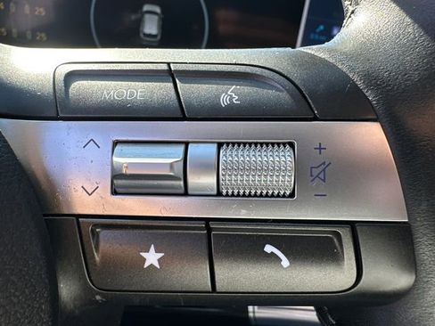 Used 2024 Hyundai Kona Limited FWD image 31
