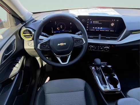 New 2026 Chevrolet Trax LT w/ Driver Confidence Package FWD image 18