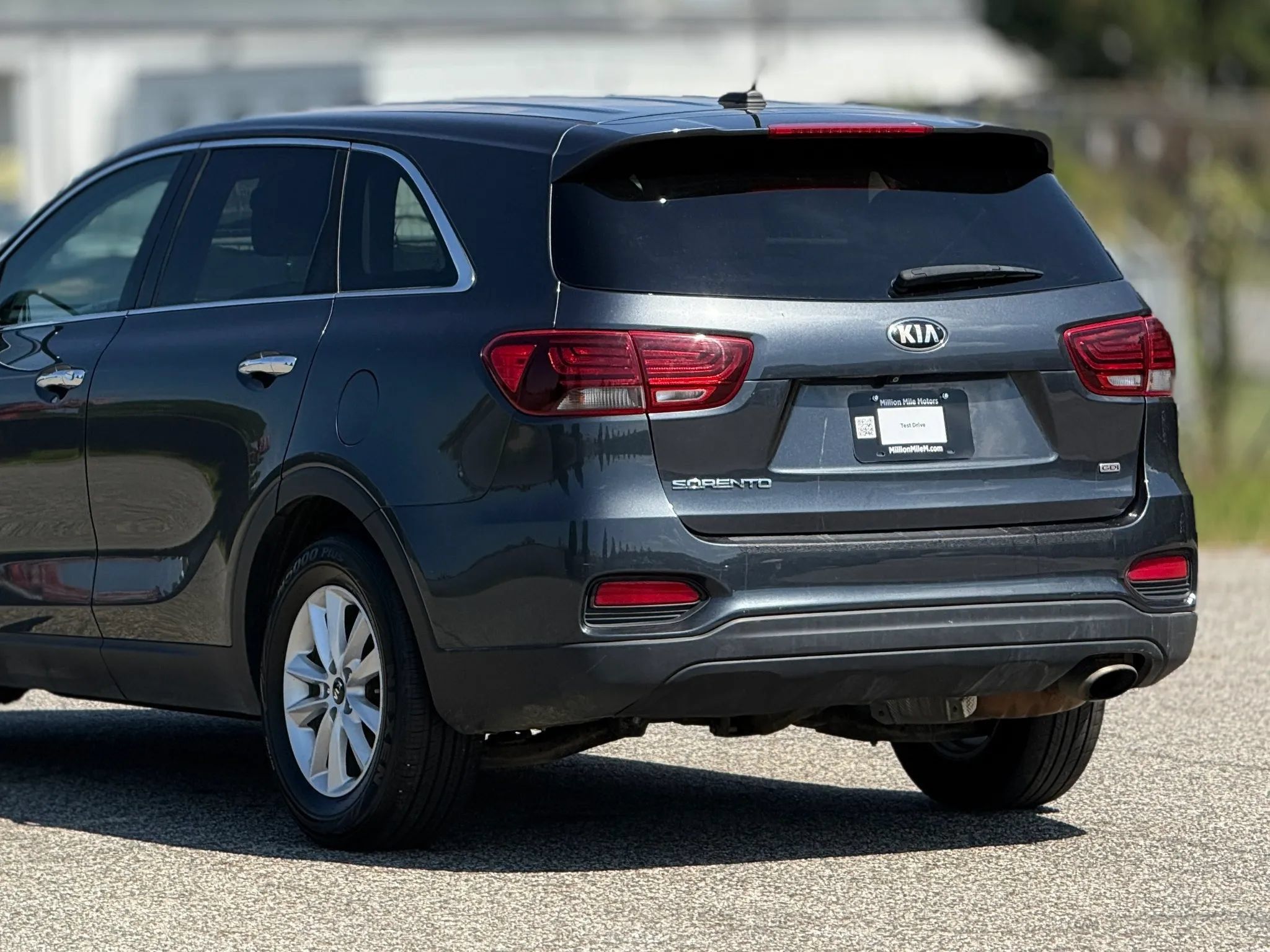 Used 2020 Kia Sorento LX AWD/4WD image 16