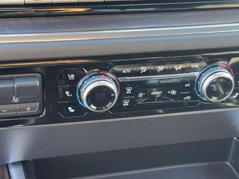 Used 2023 GMC Sierra 1500 SLT w/ SLT Premium Plus Package image 18