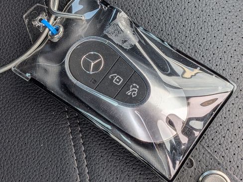 Used 2025 Mercedes-Benz C 300 Sedan image 35