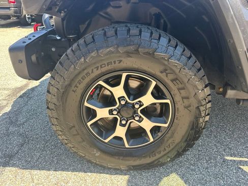 Used 2019 Jeep Wrangler Unlimited Rubicon w/ Dual Top Group AWD/4WD image 35