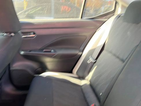 Used 2021 Nissan Versa SV image 34