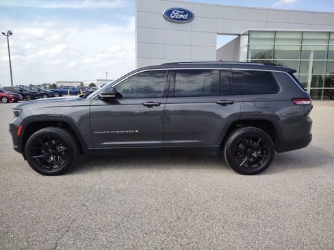 Used 2022 Jeep Grand Cherokee L Limited AWD/4WD image 2