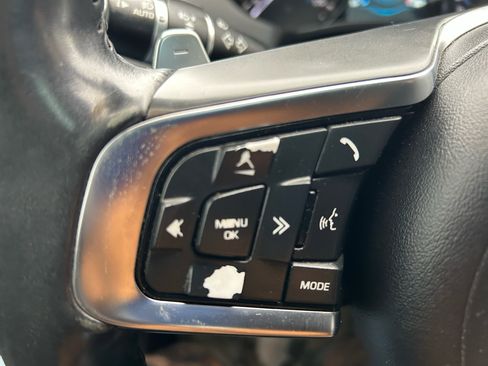 Used 2019 Jaguar F-PACE S image 19