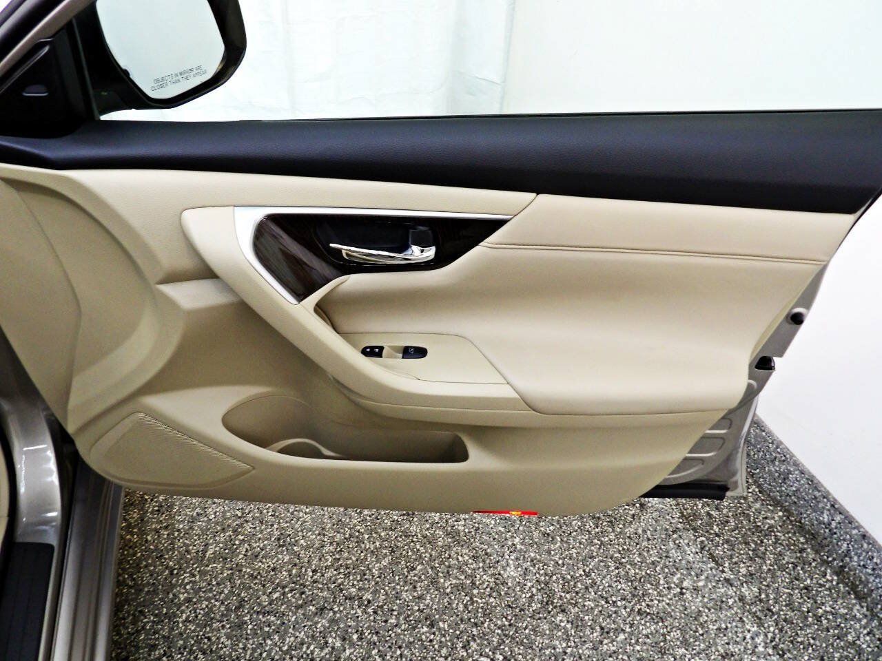 Used 2014 Nissan Altima 3.5 SL w/ Technology Package FWD image 11