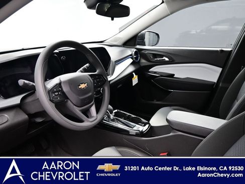 New 2026 Chevrolet Trax LT w/ Sunroof Package image 7