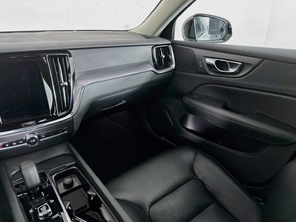 Used 2024 Volvo S60 B5 Core FWD image 32