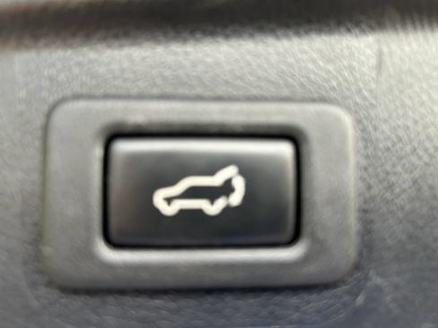 Used 2016 Subaru Outback 2.5i Limited AWD/4WD image 18