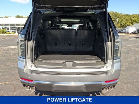 New 2026 Chevrolet Suburban Premier w/ Sun And Tow Package image 32